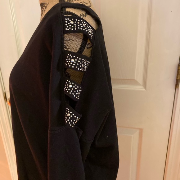 Black long sleeve top - Picture 2 of 2